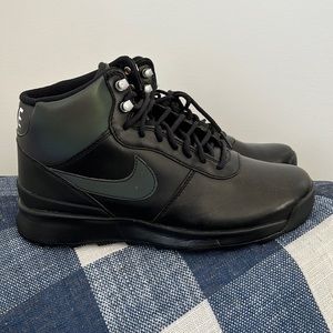 Nike sneaker hiking boot. Black with iridescent swoosh. 7.5 W
